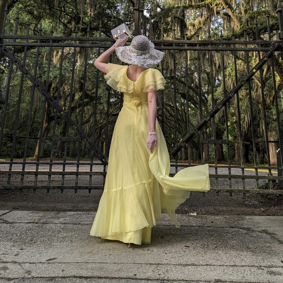 VINTAGE 1970's LONG Yellow Midi Dress - Picture 2 of 12